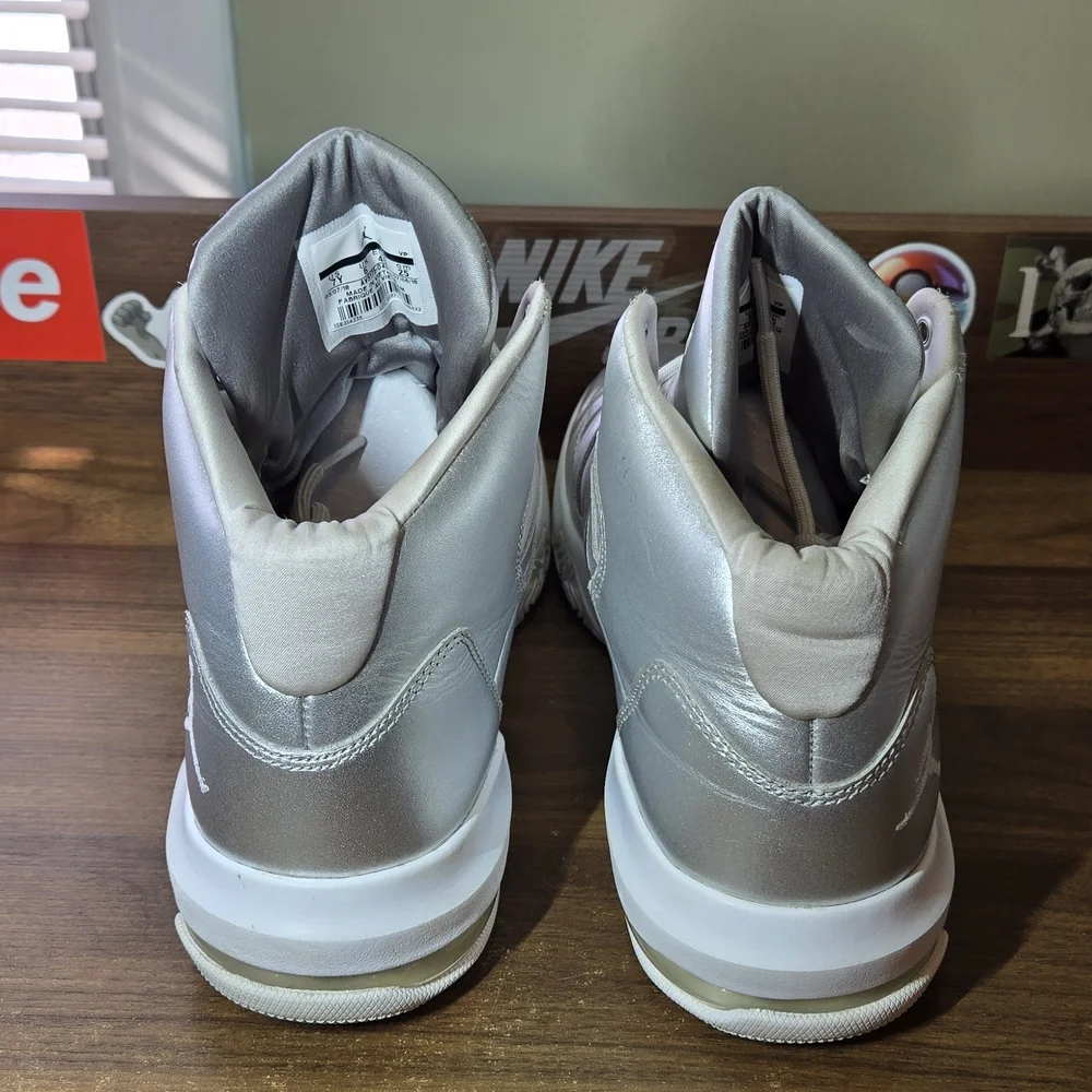 Nike Air Jordan Max Aura SE In Silver Metallic 7y